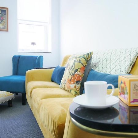 One Bedroom Luxury Ground Floor Apartment With Parking In Heart Holt Холт Экстерьер фото