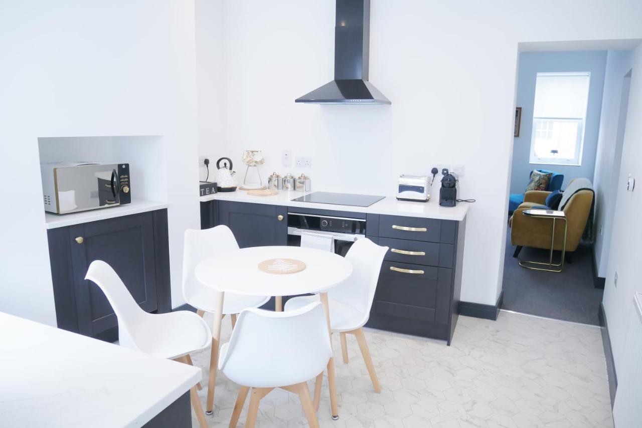 One Bedroom Luxury Ground Floor Apartment With Parking In Heart Holt Холт Экстерьер фото
