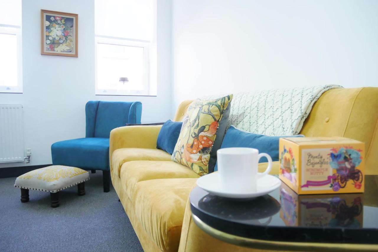 One Bedroom Luxury Ground Floor Apartment With Parking In Heart Holt Холт Экстерьер фото